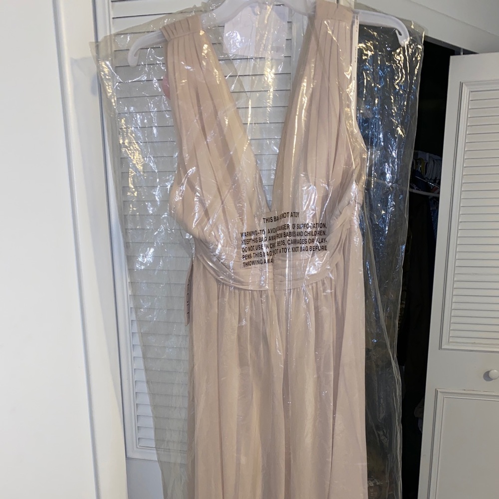 Dress - Picture 3 of 10